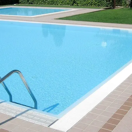 Ferienhaus Belvilla By Oyo Enticing With Pool Lazise