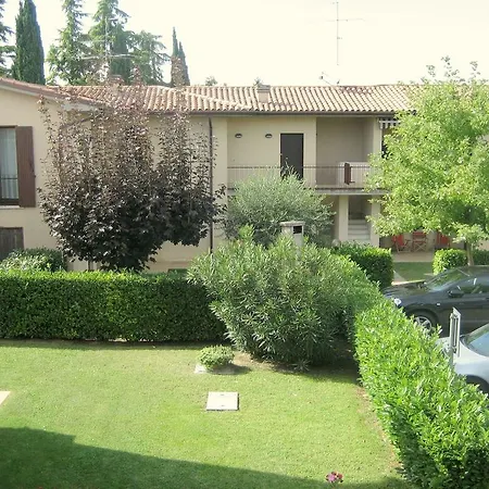 Belvilla By Oyo Enticing With Pool Сasa de vacaciones